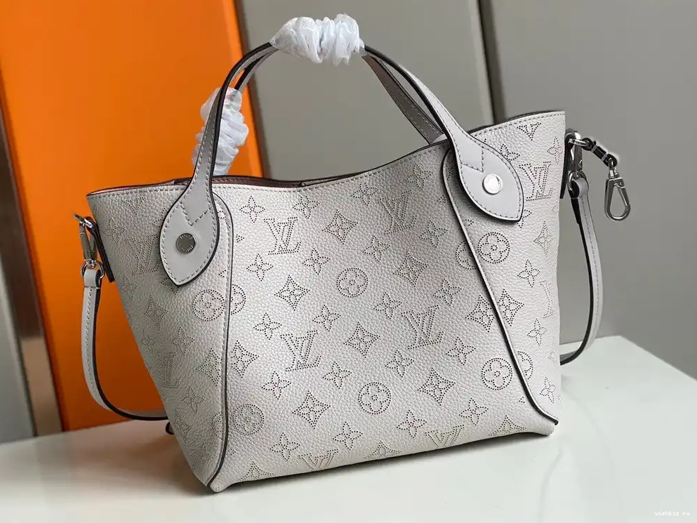WIS LOUIS HINA PM VUITTON 0523